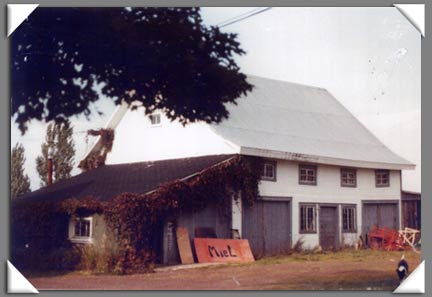 le hangar prs de la Maison Blanger